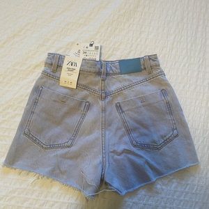 High waisted never before worn with tag Zara denim jeans